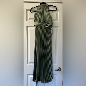 NEW WITH TAGS Abercrombie & Fitch Green Pleated Maxi Dress, Size Small